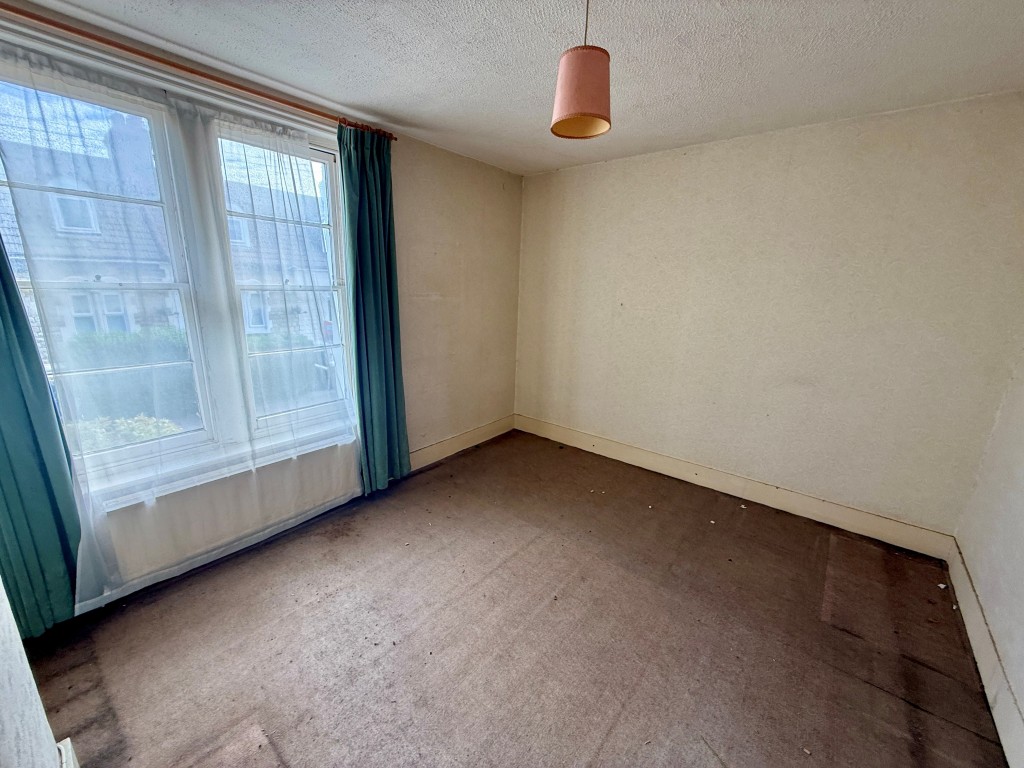 Lot: 161 - MID-TERRACE HOUSE FOR REFURBISHMENT - Bedroom one